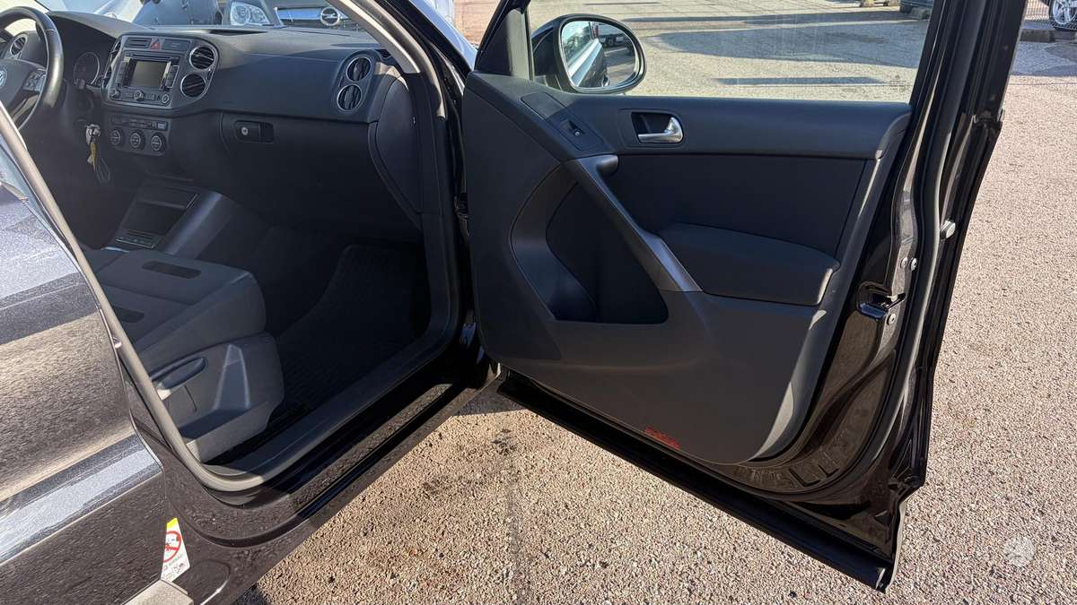 Volkswagen Tiguan 2009 — photo 21