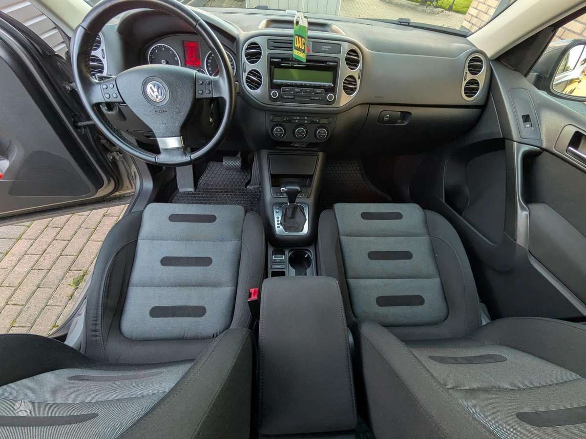 Volkswagen Tiguan 2009 — photo 8