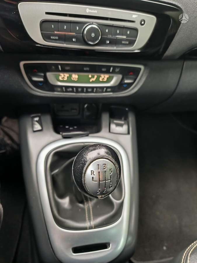 Renault Scenic 2015 — фото 10