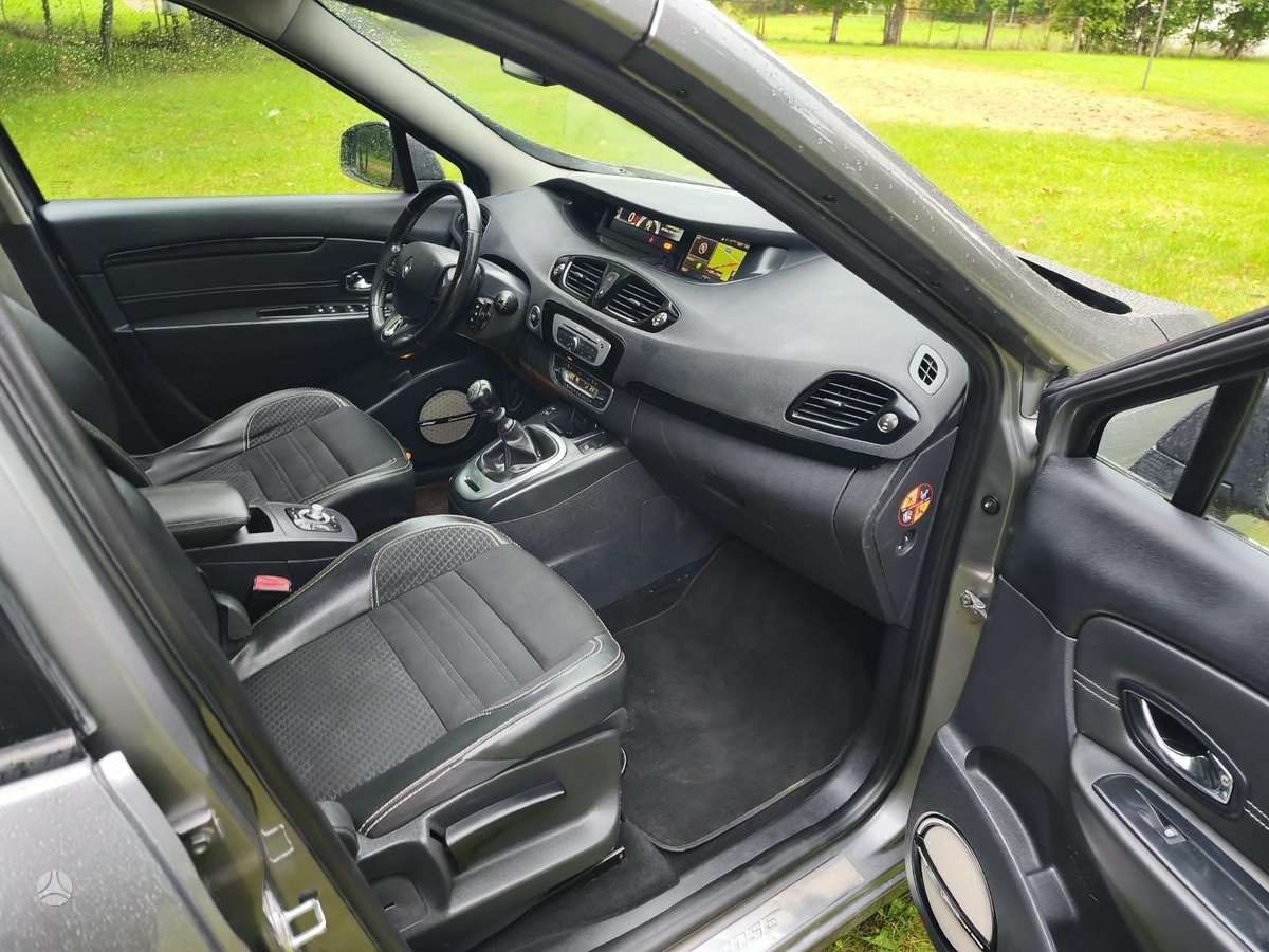 Renault Scenic 2015 — фото 8