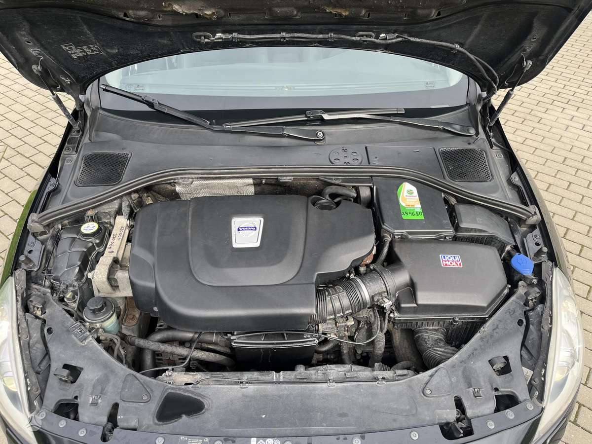Volvo V60 2011 — photo 11