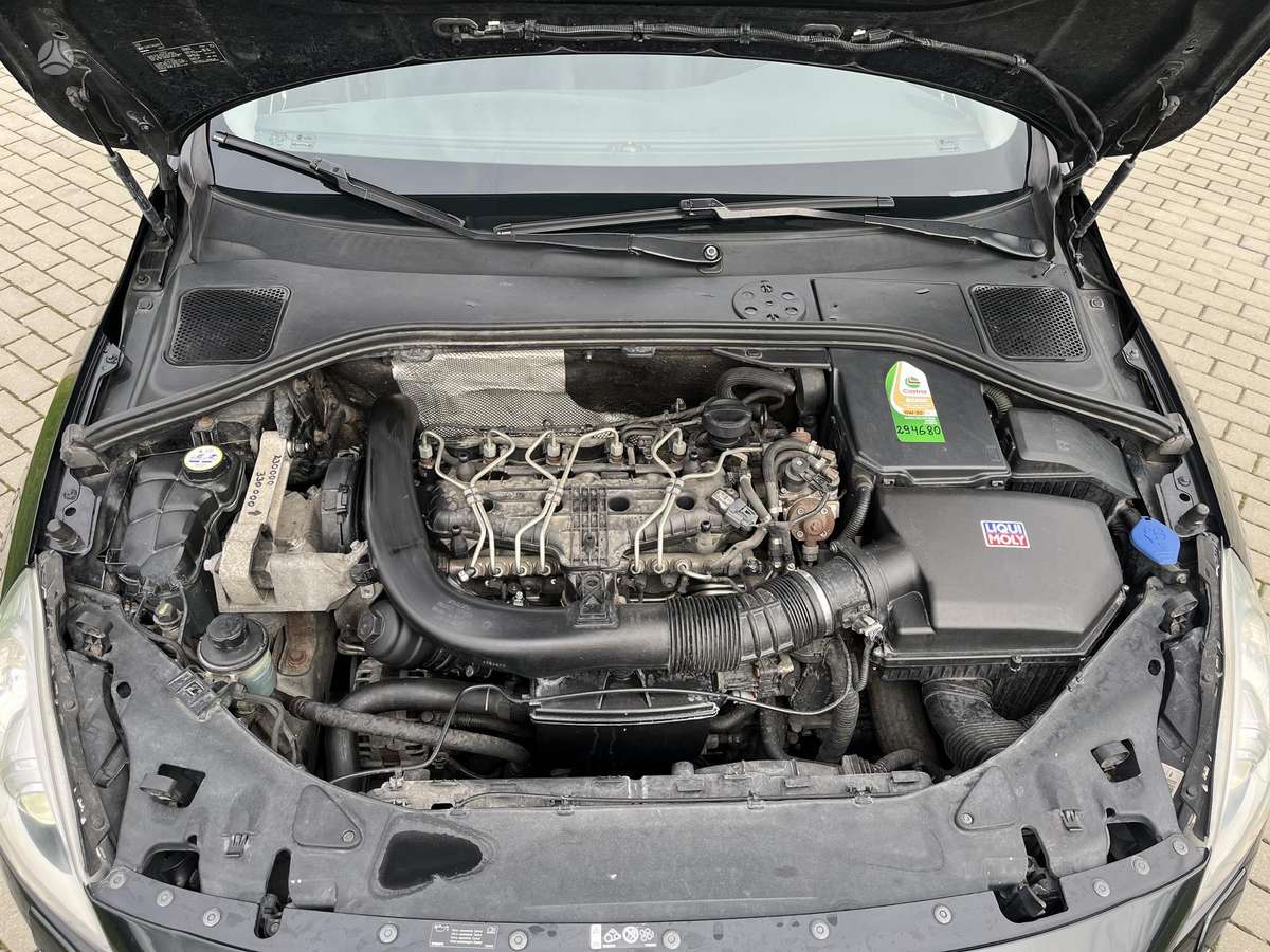 Volvo V60 2011 — photo 12
