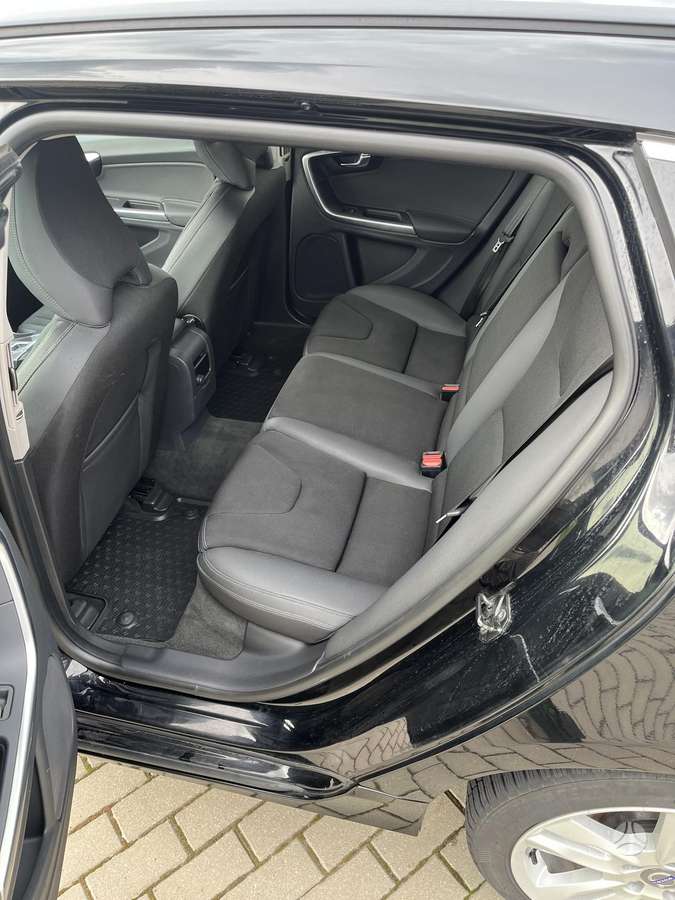 Volvo V60 2011 — photo 13