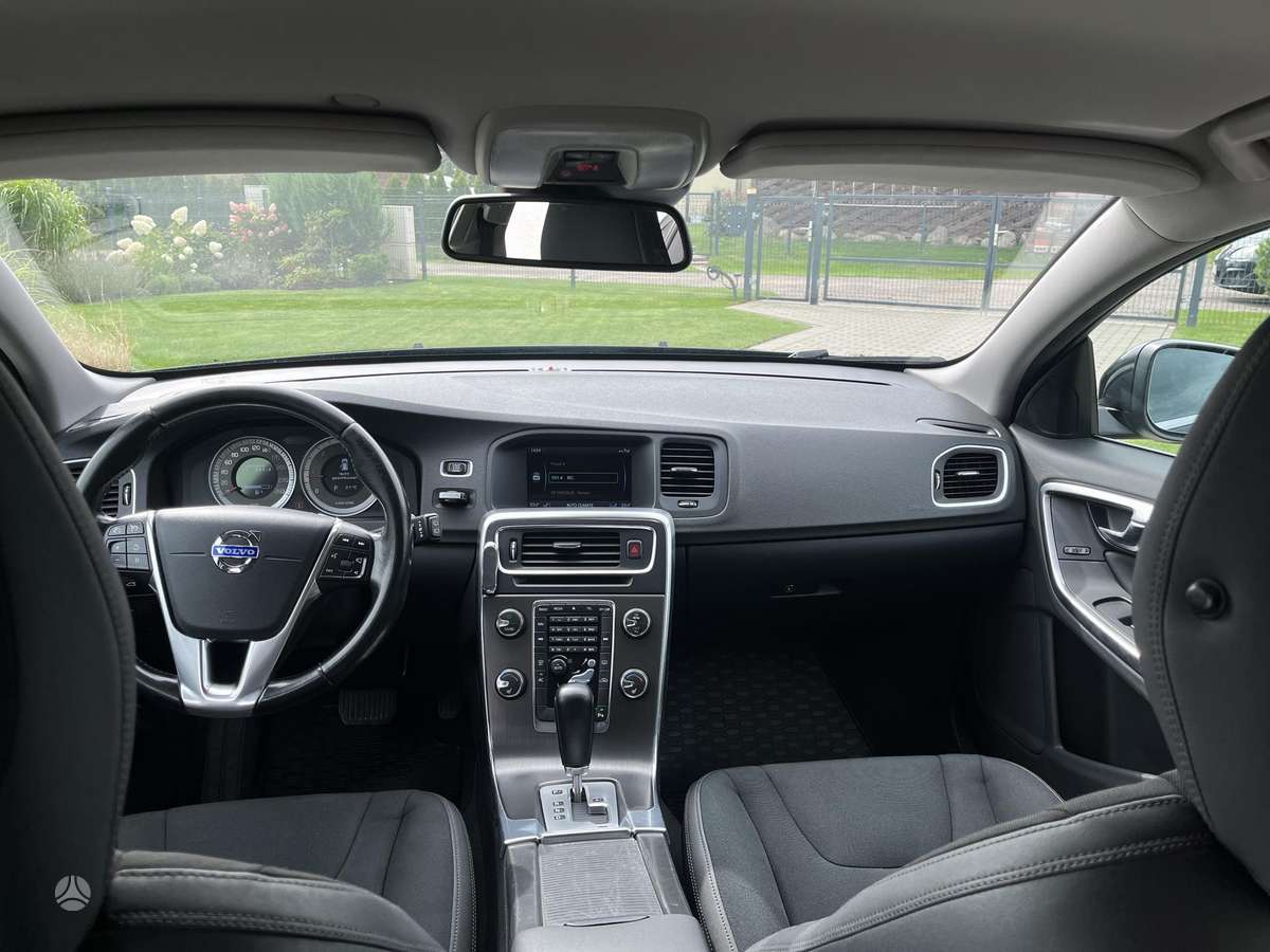 Volvo V60 2011 — photo 9