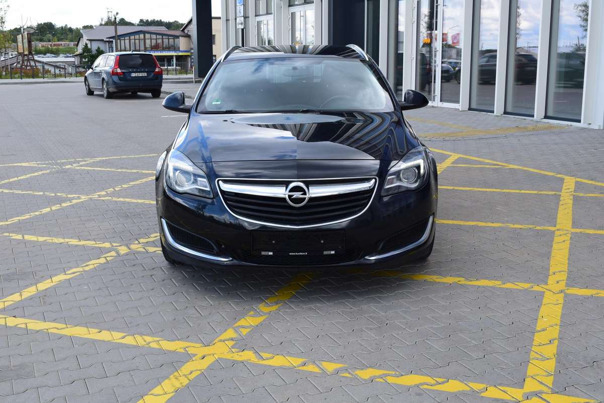 Opel Insignia 2015 — вигляд ззаду