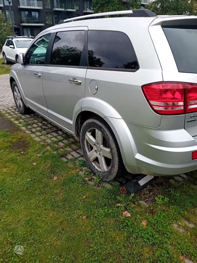 Dodge Journey 2010 — rear view