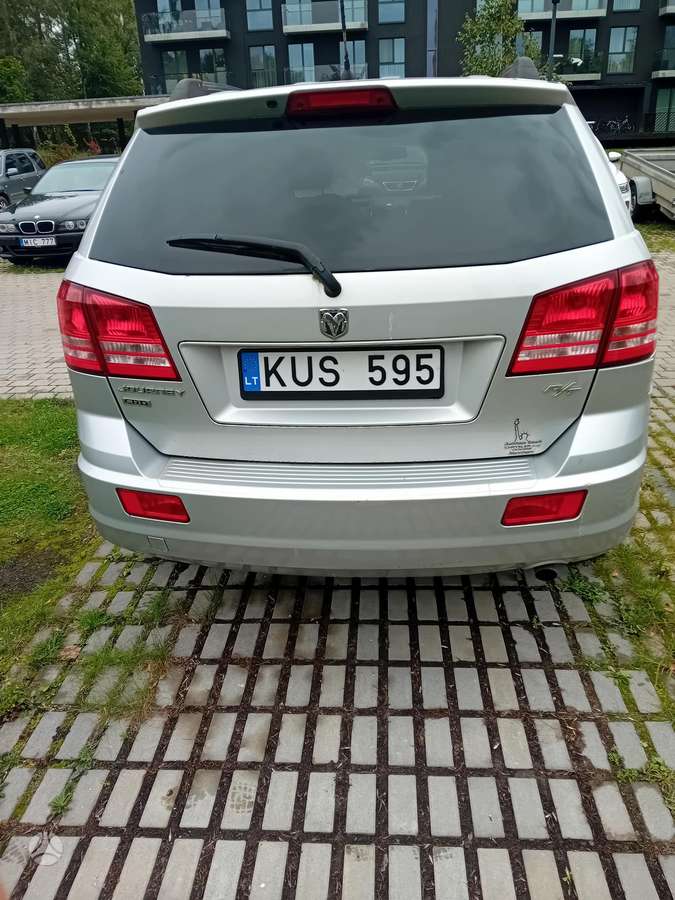 Dodge Journey 2010 — engine 1968 cm³, 140 HP (103kW)