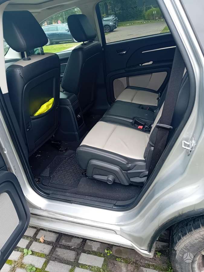 Dodge Journey 2010 — photo 6