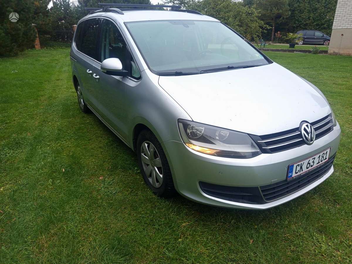 Volkswagen Sharan 2011 — вигляд ззаду