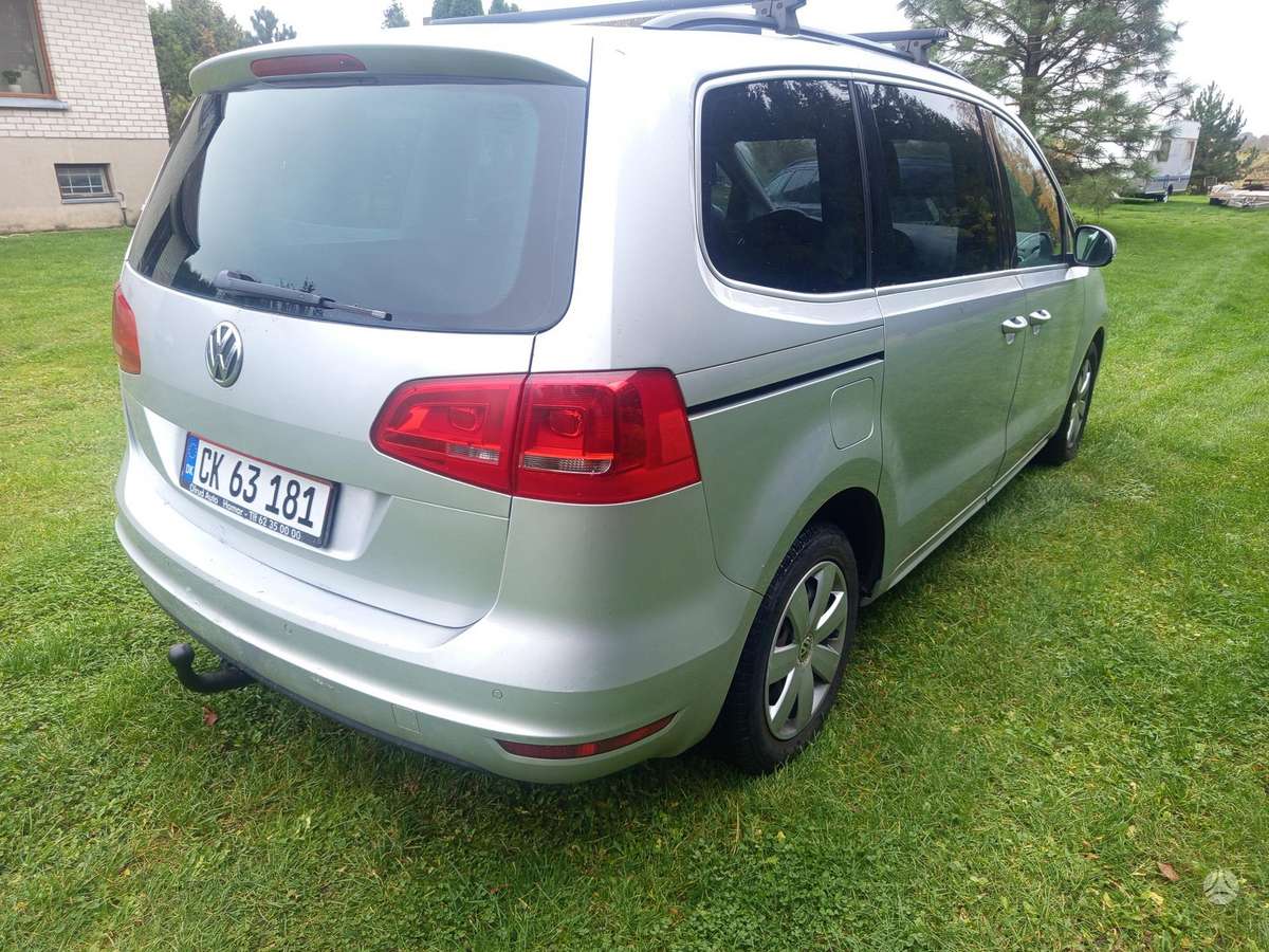 Volkswagen Sharan 2011 — двигун 2000 cm³, 140 HP (103kW)