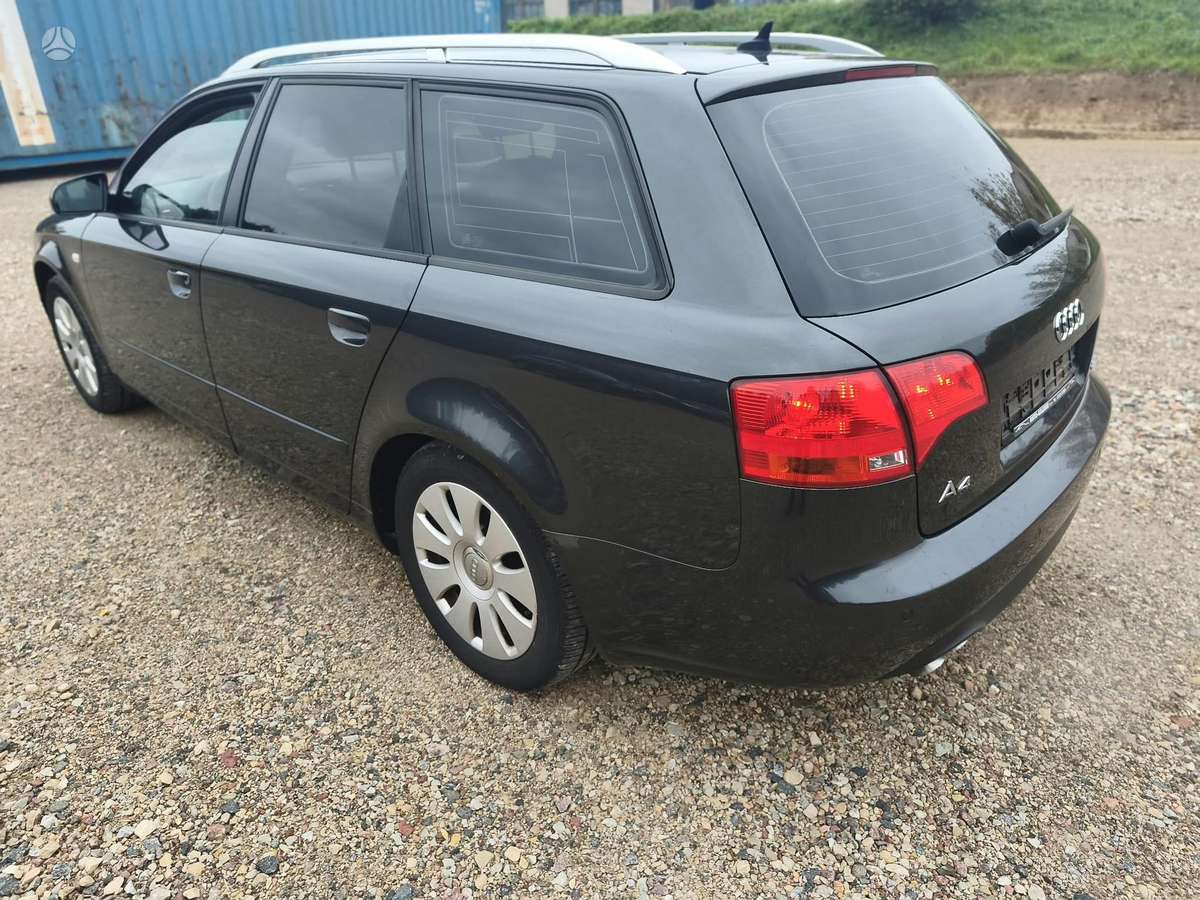 Audi A4 2008 — салон