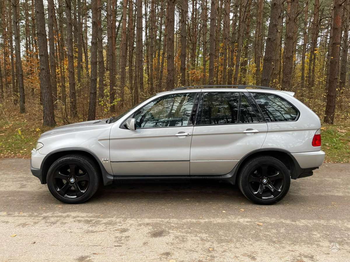 BMW X5 2005 — салон