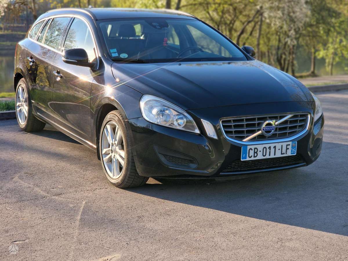 Volvo V60 2012 — вигляд ззаду