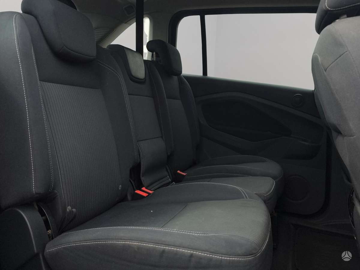 Ford Grand 2012 — photo 9