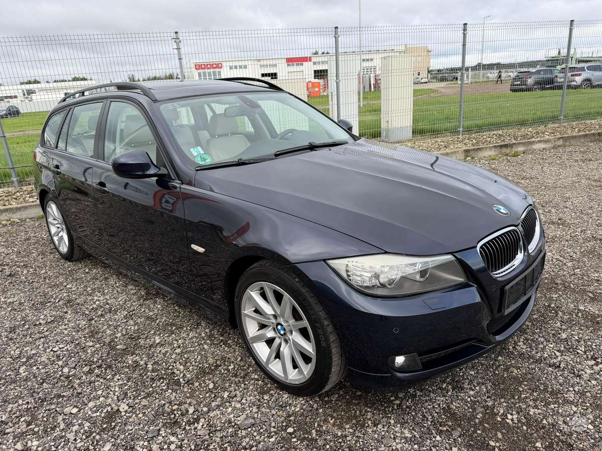 BMW 320 2009 — photo 10