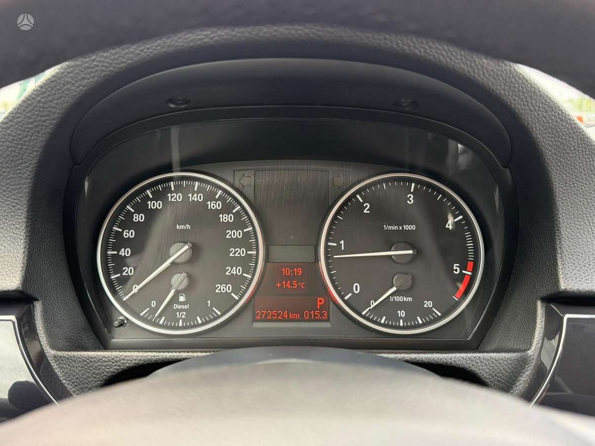 BMW 320 2009 — photo 18