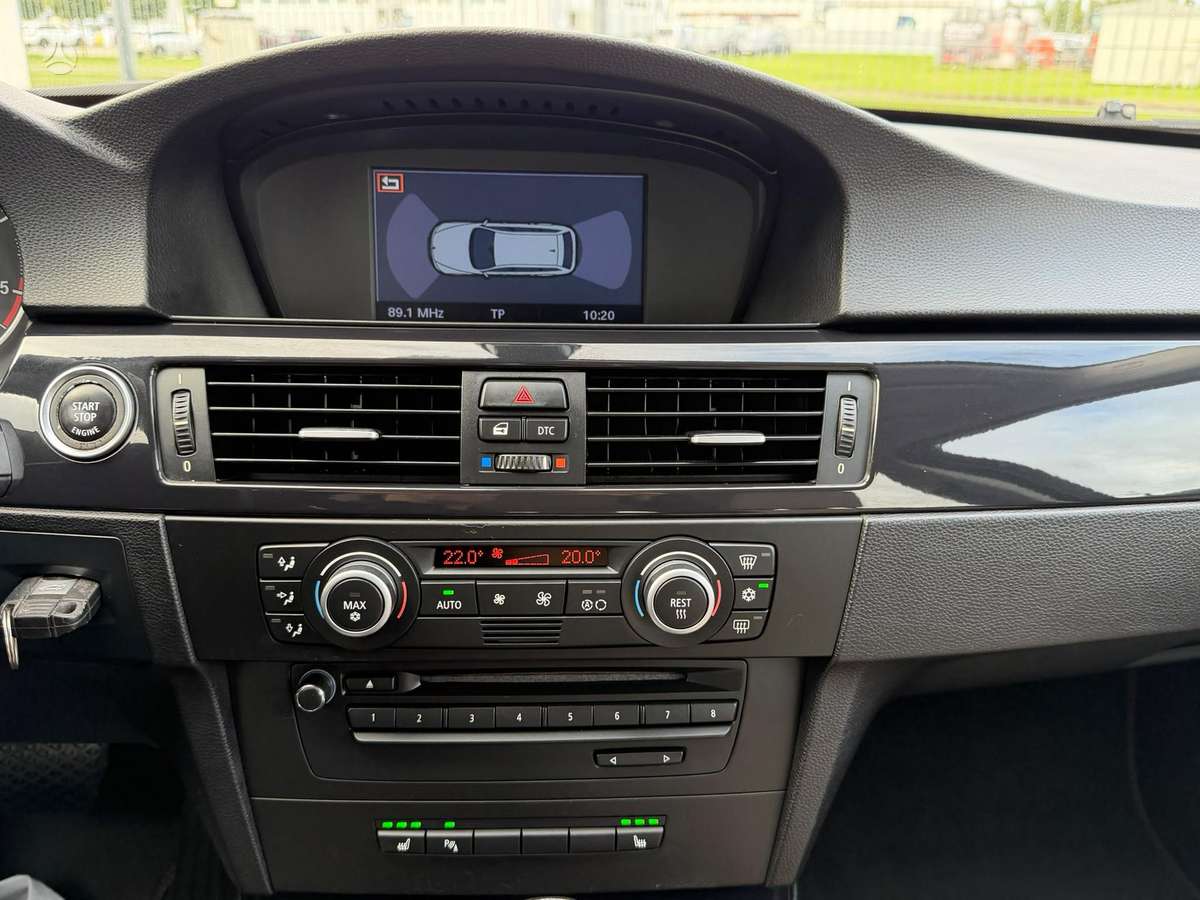 BMW 320 2009 — photo 19