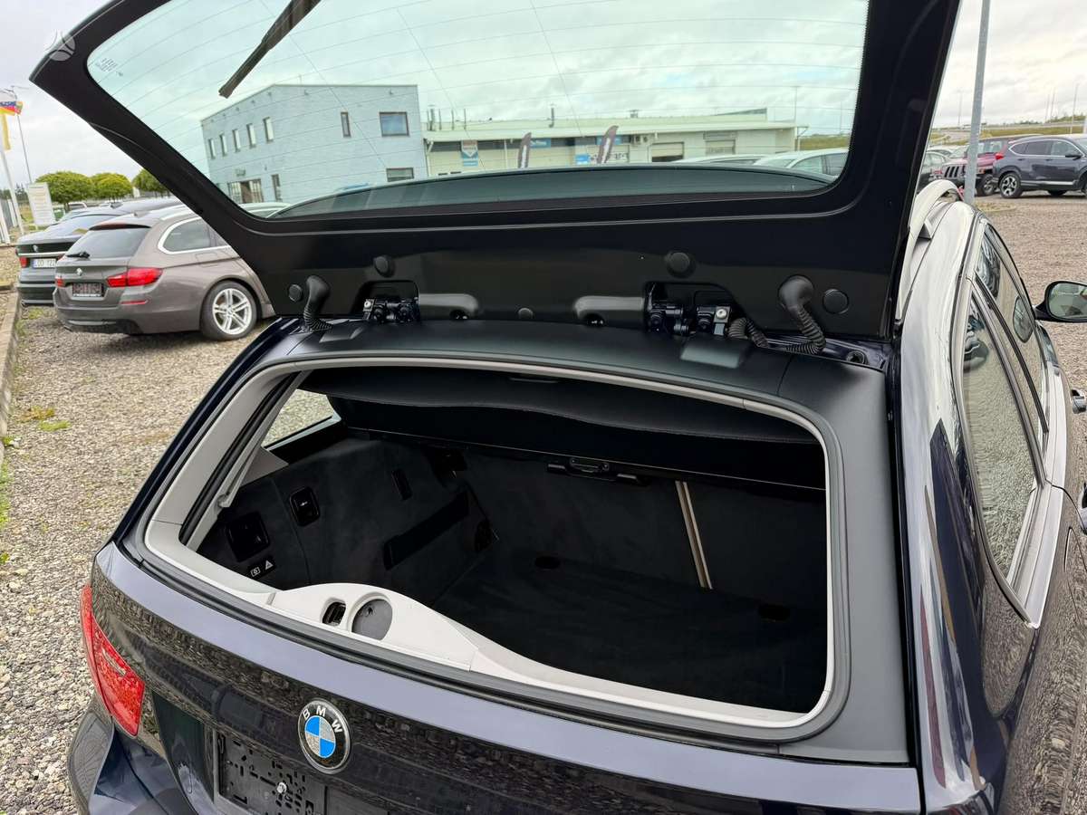 BMW 320 2009 — photo 31