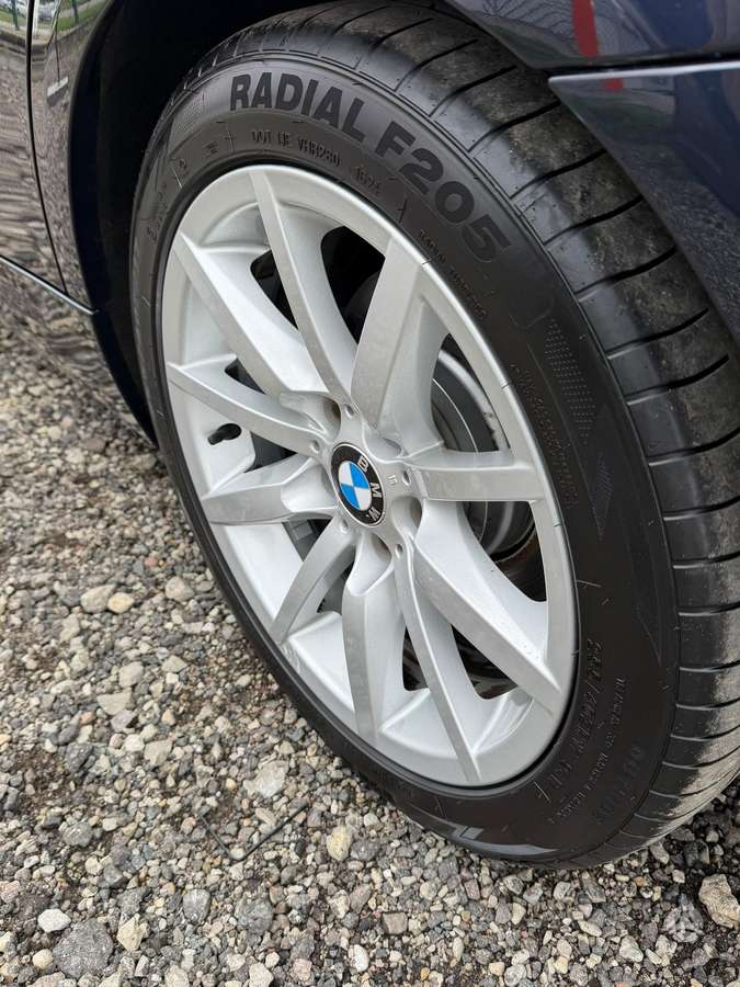 BMW 320 2009 — photo 35