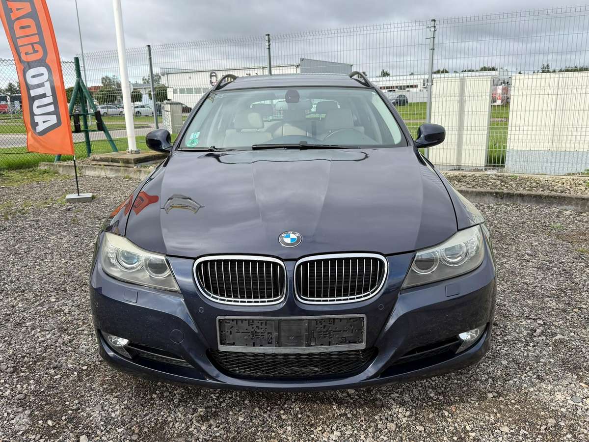 BMW 320 2009 — photo 6