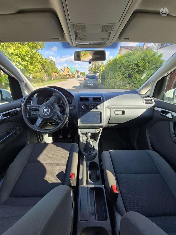 Volkswagen Touran 2012 — photo 7