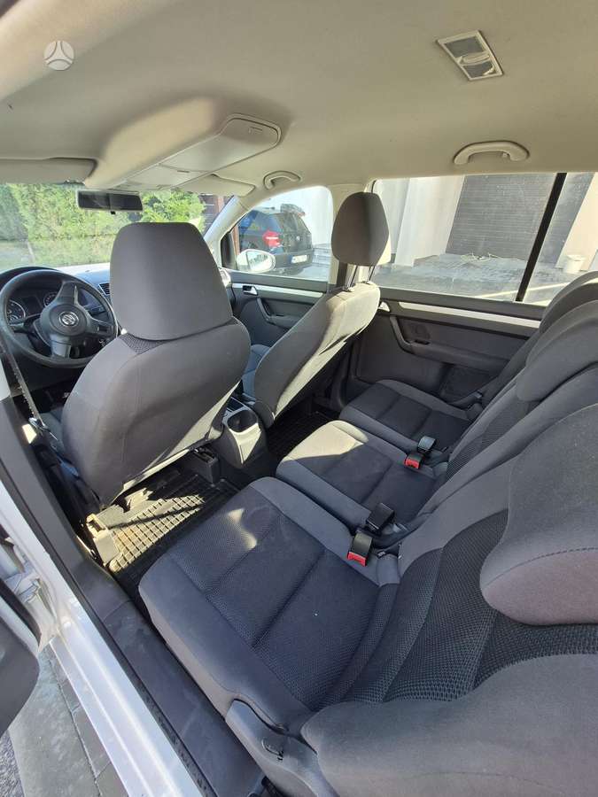 Volkswagen Touran 2012 — photo 8
