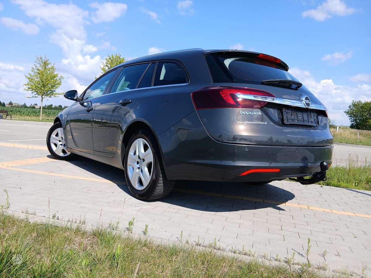 Opel Insignia 2014 — rear view