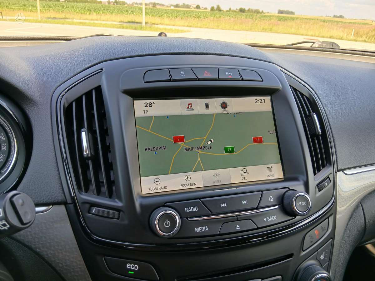 Opel Insignia 2014 — photo 28