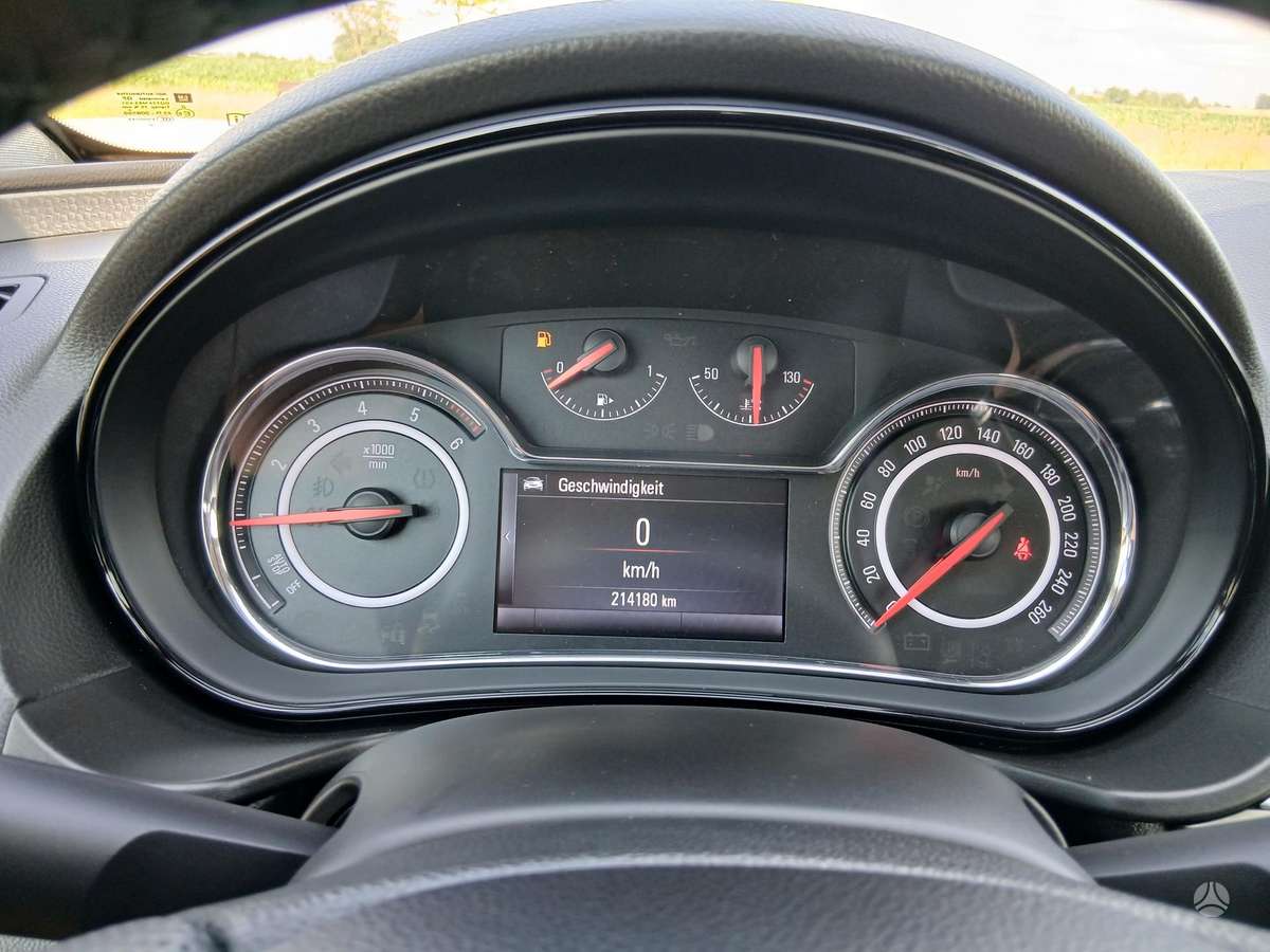 Opel Insignia 2014 — photo 29