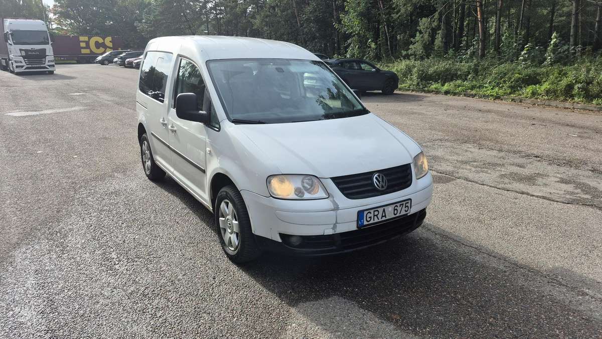 Volkswagen Caddy 2010 — rear view