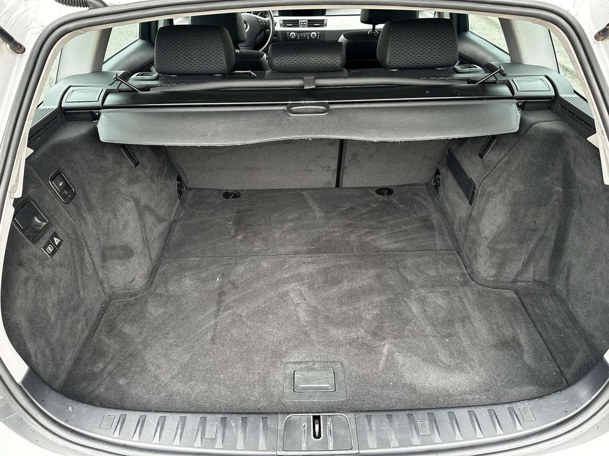 BMW 320 2012 — photo 11