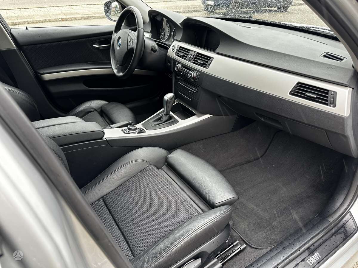 BMW 320 2012 — photo 12