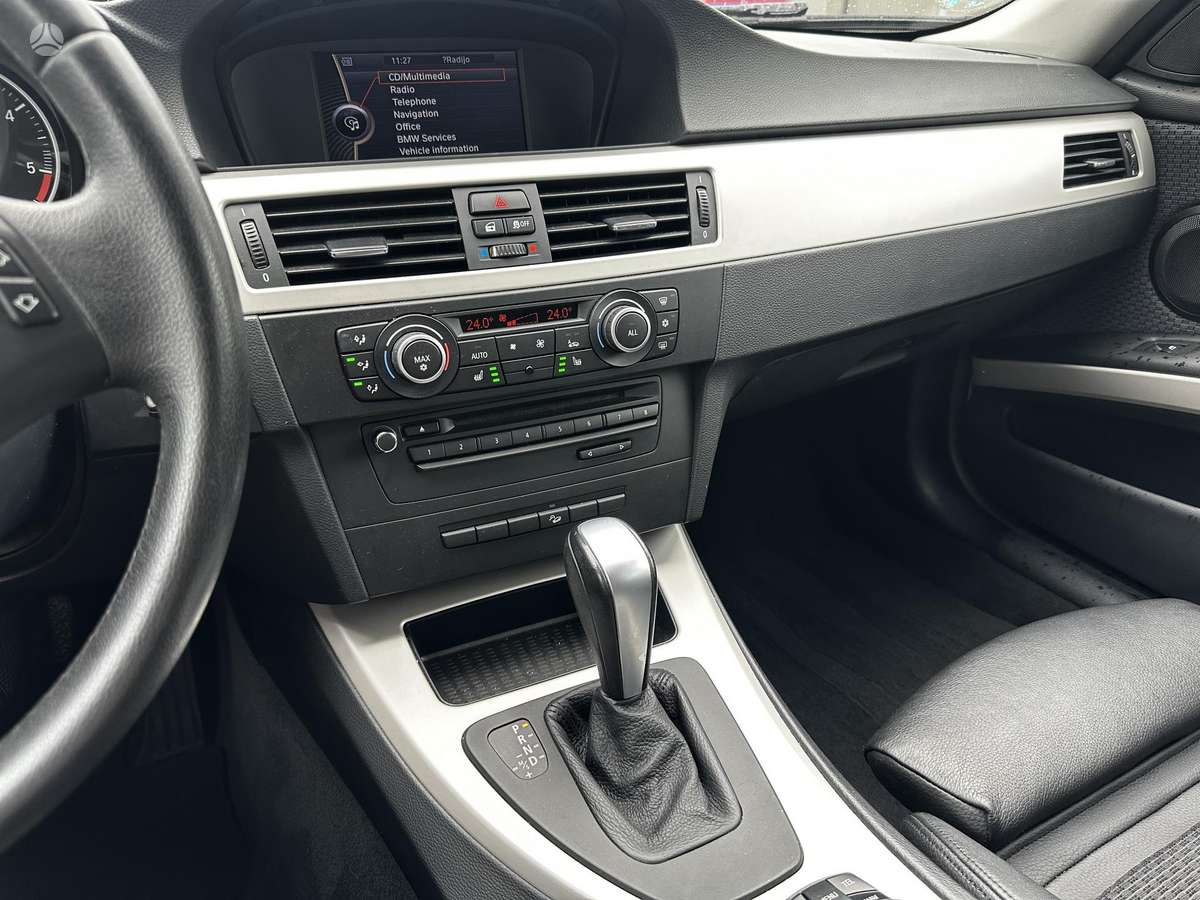BMW 320 2012 — photo 15