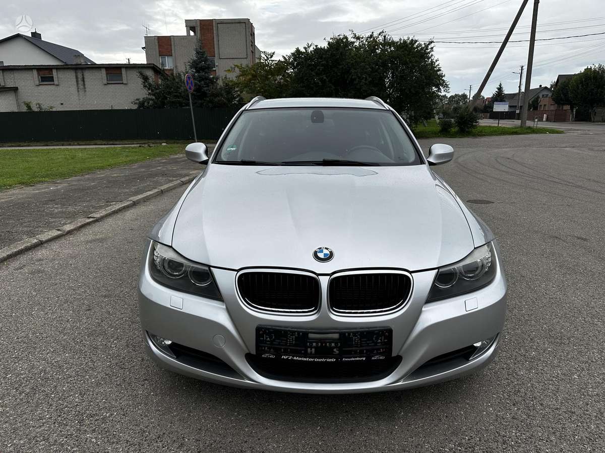 BMW 320 2012 — photo 8