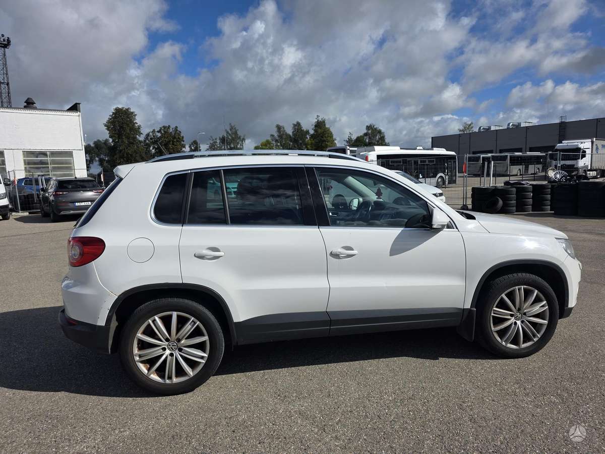Volkswagen Tiguan 2011 — photo 13