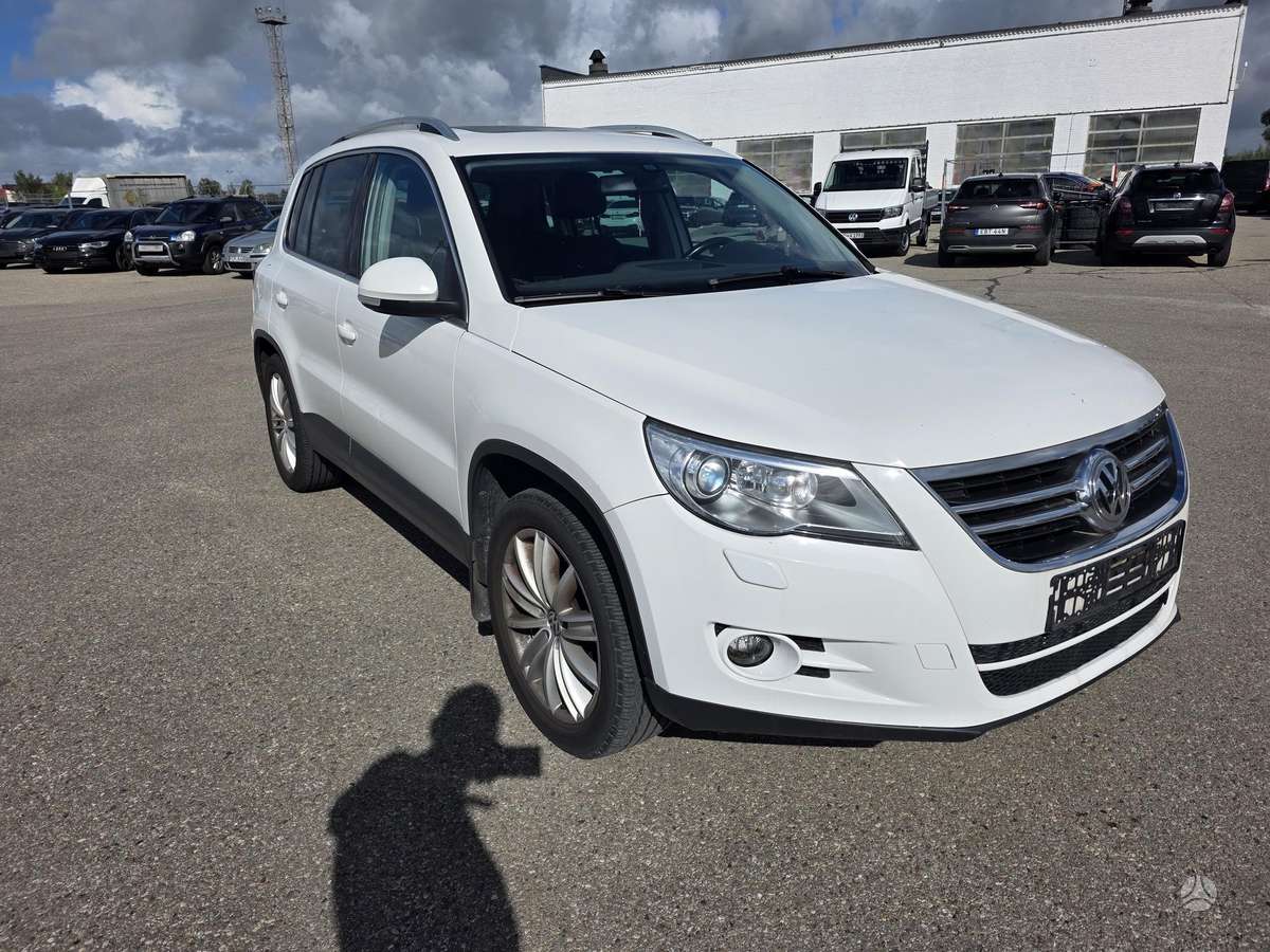 Volkswagen Tiguan 2011 — photo 18
