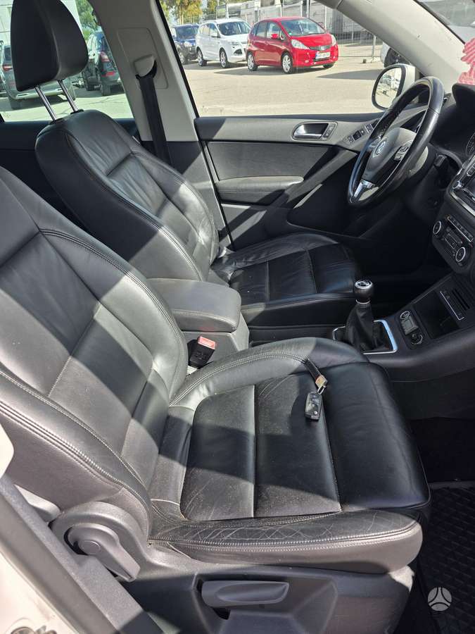 Volkswagen Tiguan 2011 — photo 20
