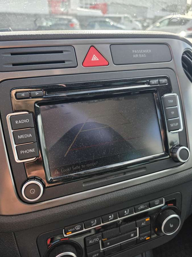 Volkswagen Tiguan 2011 — photo 26