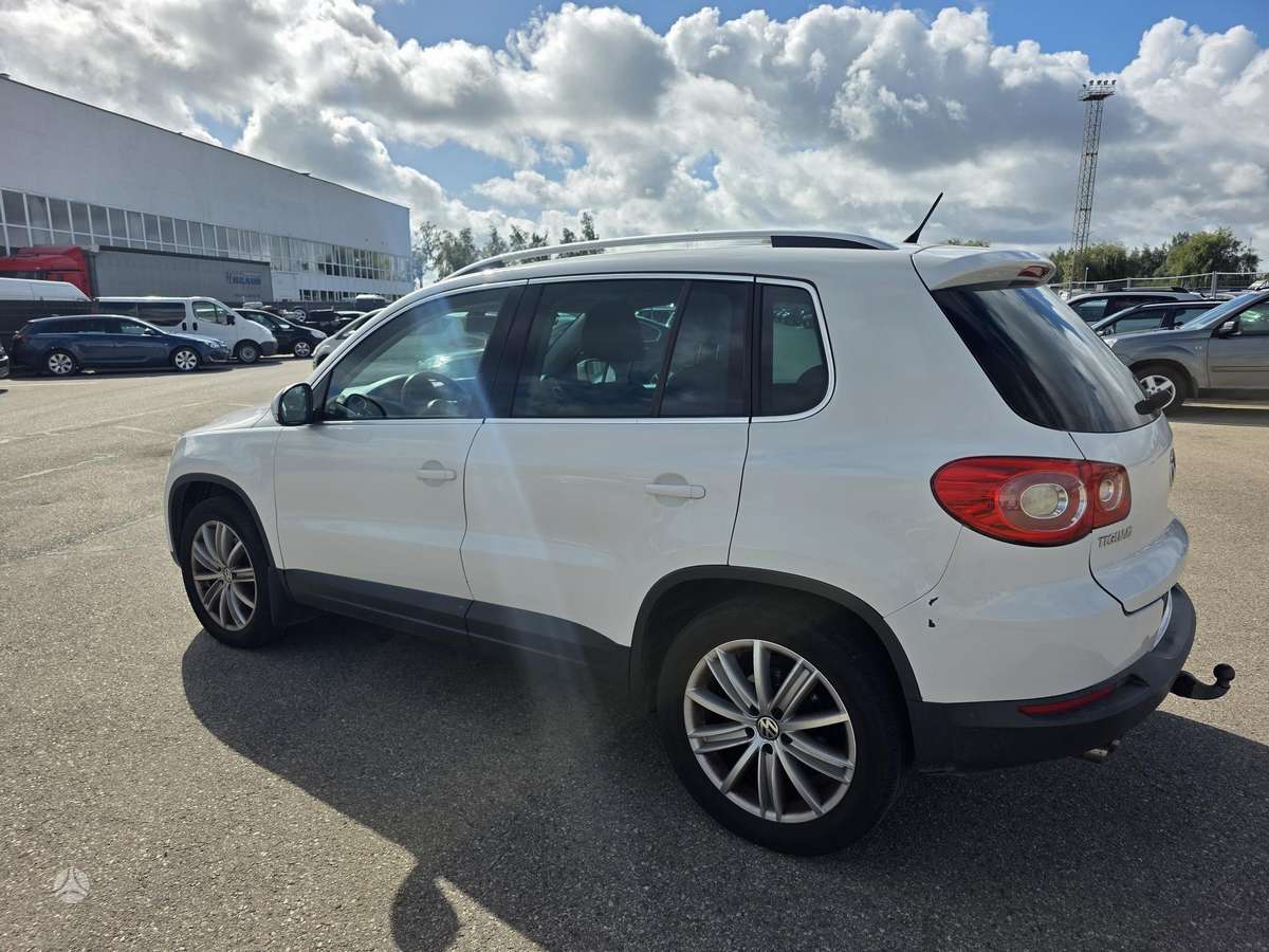 Volkswagen Tiguan 2011 — photo 6