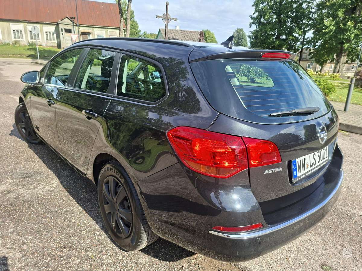 Opel Astra 2013 — photo 5