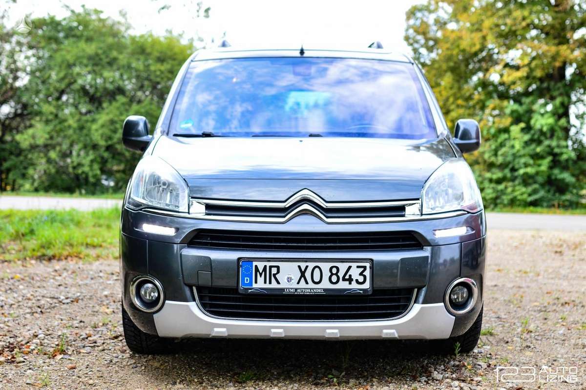 Citroen Berlingo 2015 — rear view