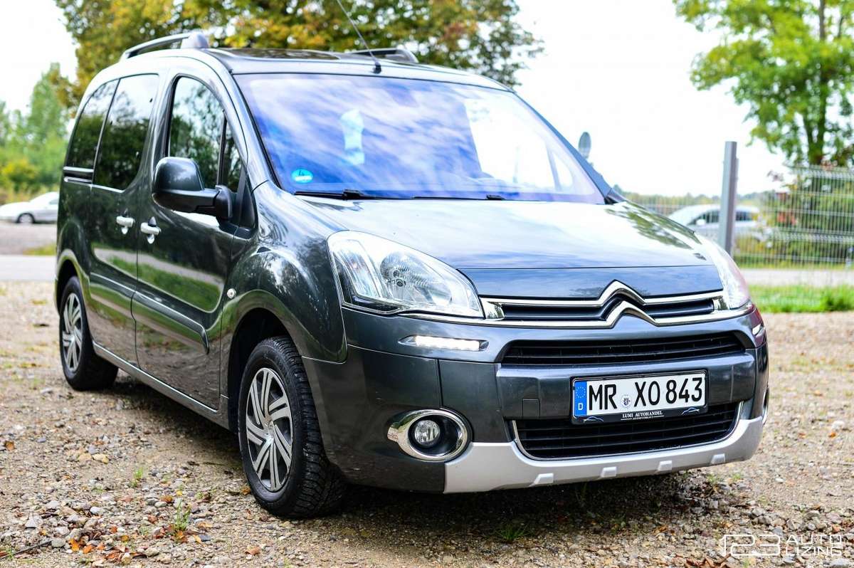 Citroen Berlingo 2015 — interior