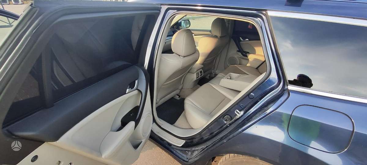 Honda Accord 2010 — photo 18