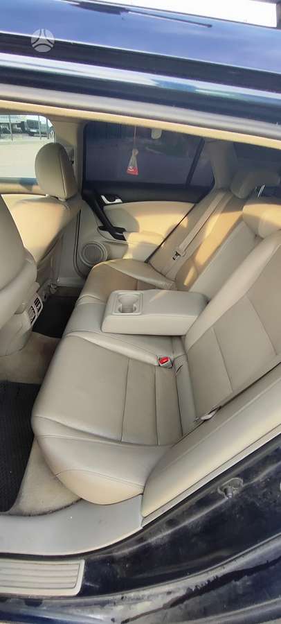 Honda Accord 2010 — photo 21