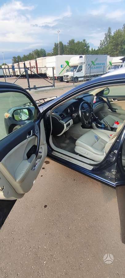 Honda Accord 2010 — photo 22