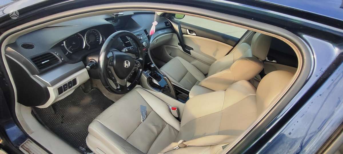 Honda Accord 2010 — photo 25