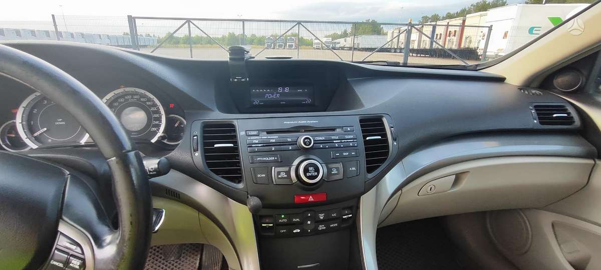 Honda Accord 2010 — photo 27