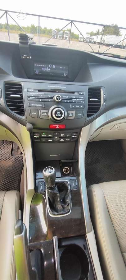 Honda Accord 2010 — photo 28