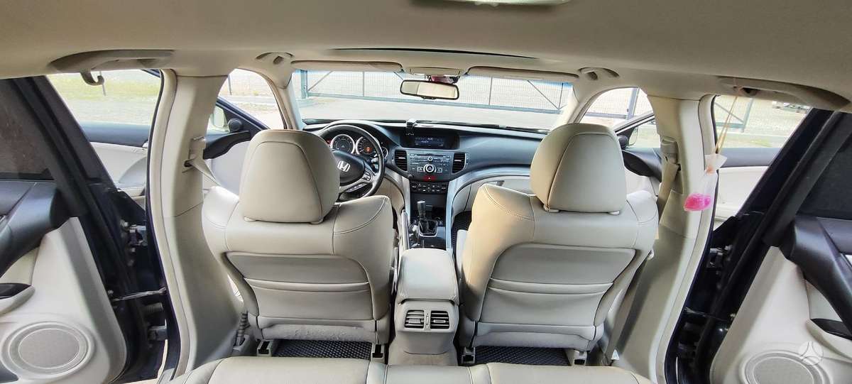 Honda Accord 2010 — photo 36