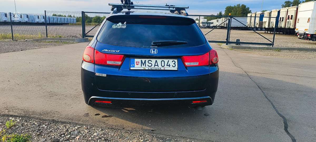 Honda Accord 2010 — photo 8